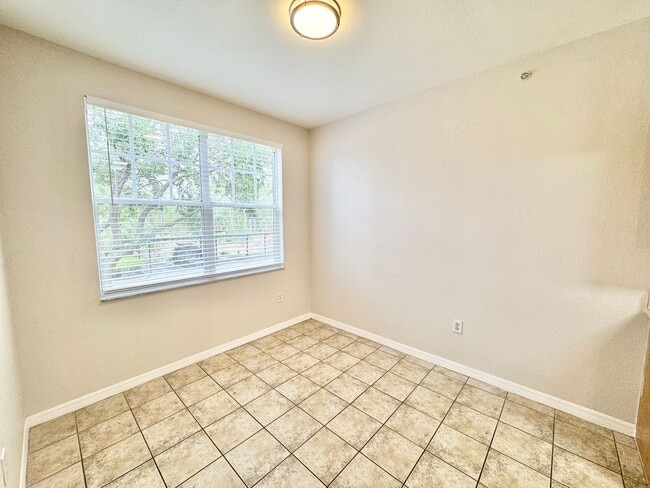 Building Photo - ** FAIRWAY PRESERVE ** 2 BED / 2 BATH COND...