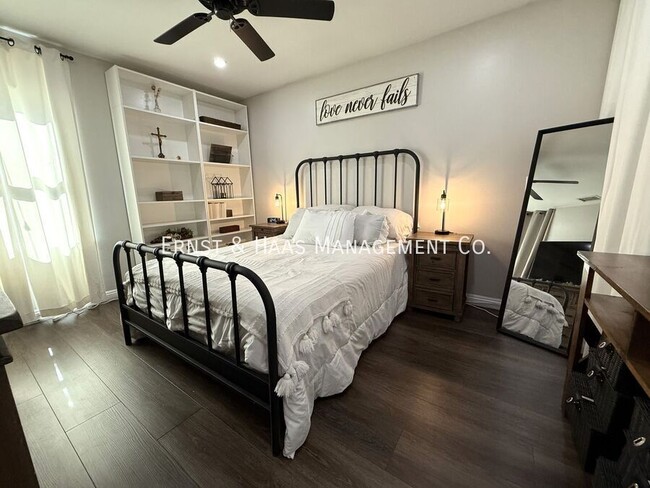 Building Photo - 1120 East E Street