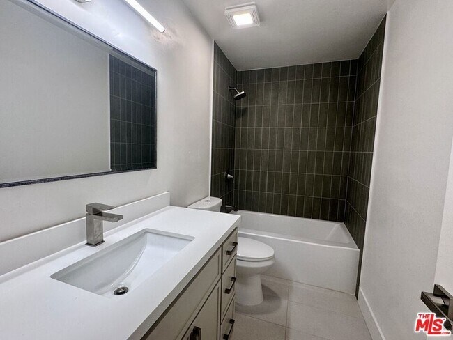 Building Photo - 2863 Carmar Way