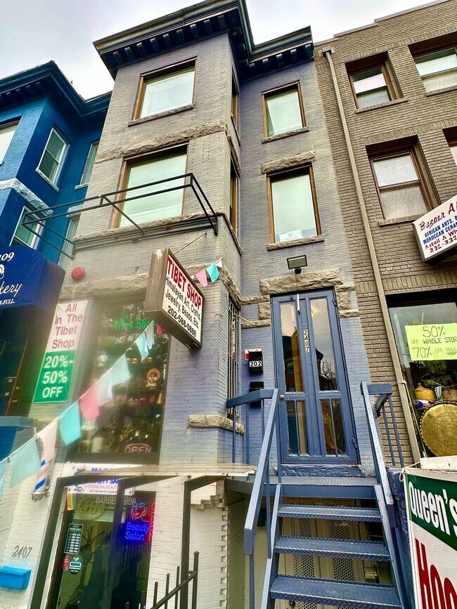 Building Photo - 2052 -Loukas