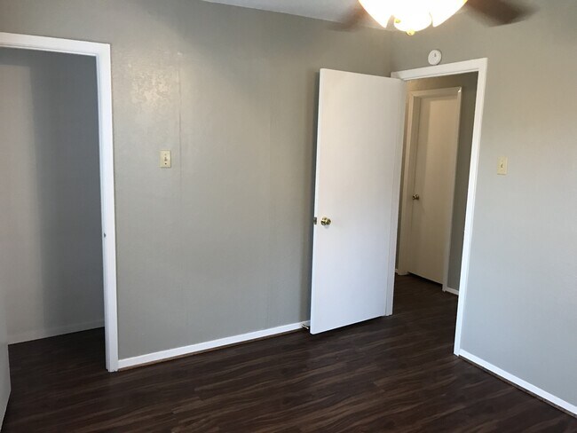 Building Photo - Single Family Home *LEASING SPECIAL AVAILABLE*