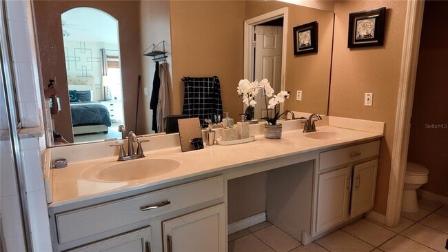 Building Photo - 723 Lady Diana Dr