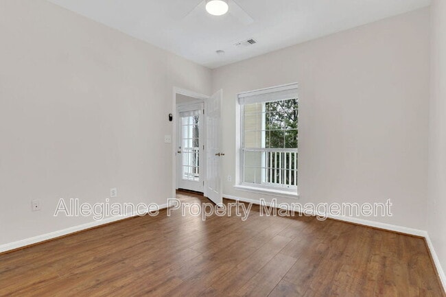 Building Photo - 4560 Strutfield Ln