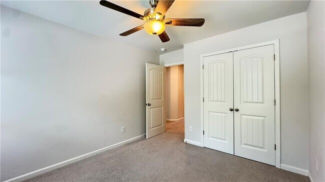 Building Photo - 285 Vista Ln