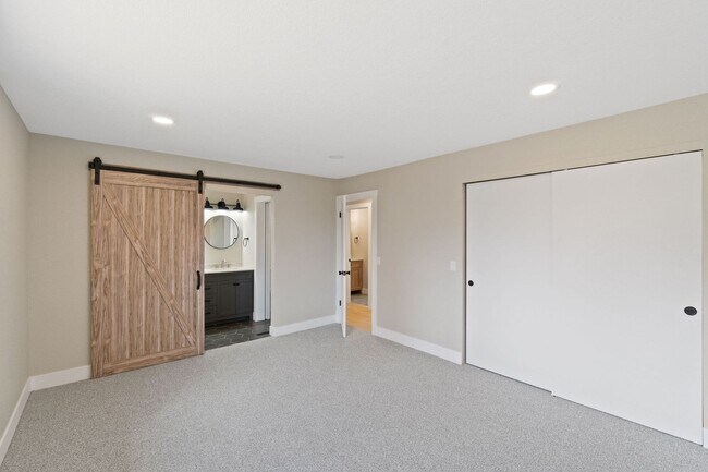 Building Photo - Beautifully Updated Ranch Home w/ Finished...