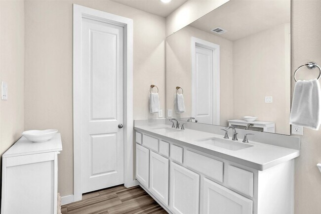 Building Photo - 440 Flowering Lotus Ct