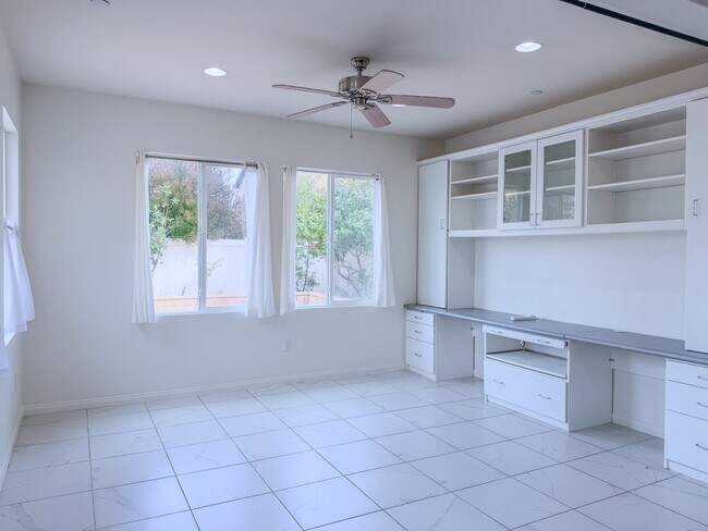 Building Photo - 529 Tiber River Way