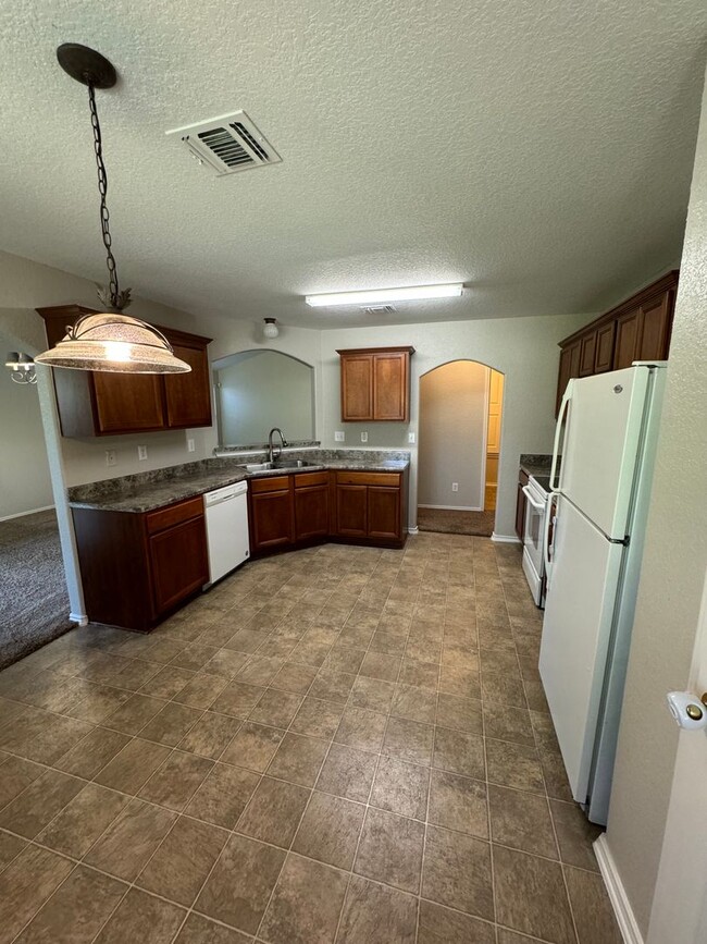 Building Photo - NICE 3 BR IN DESIRED SCHERTZ LOCATED NEAR ...