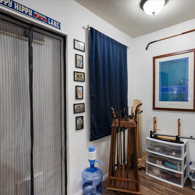 Building Photo - 449 N Drew St E