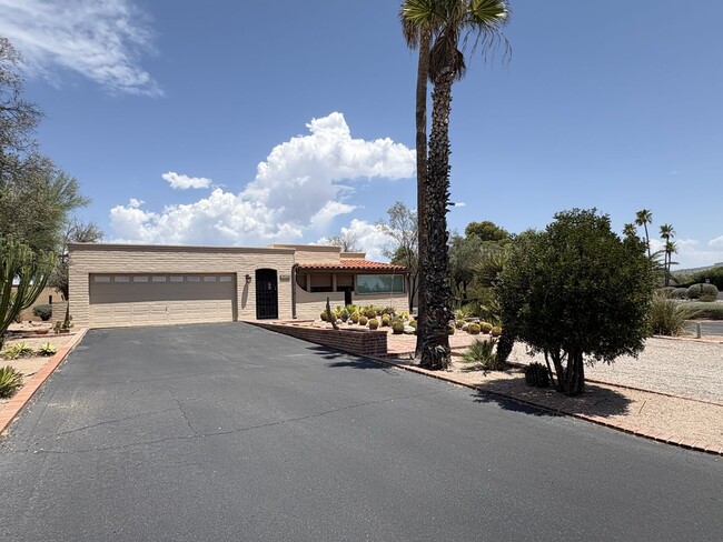 Building Photo - Highly sought community of Colonia Verde