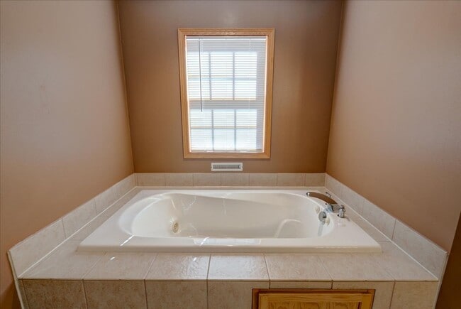 Building Photo - 7033 Rockstream Dr