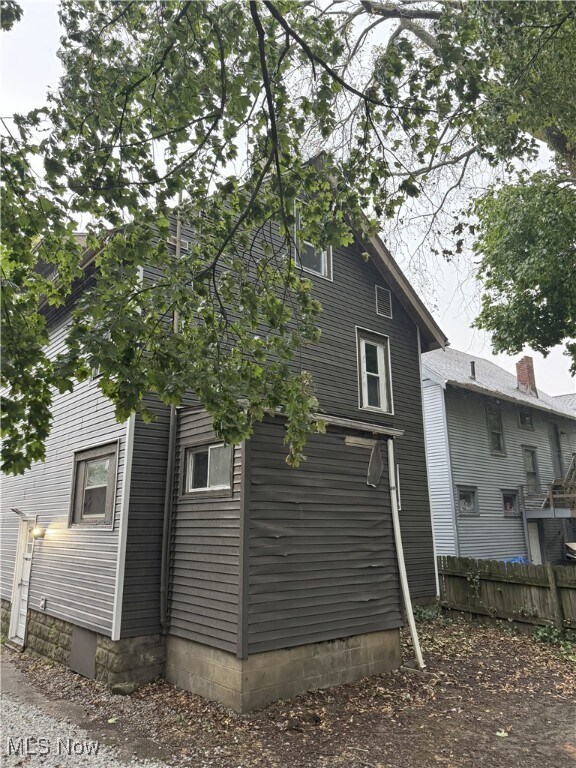 Building Photo - 832 E Buchtel Ave