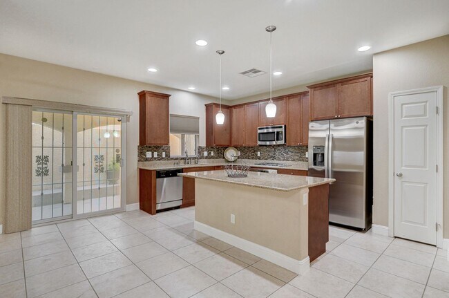 Building Photo - Beautiful 3BR Toscana Home