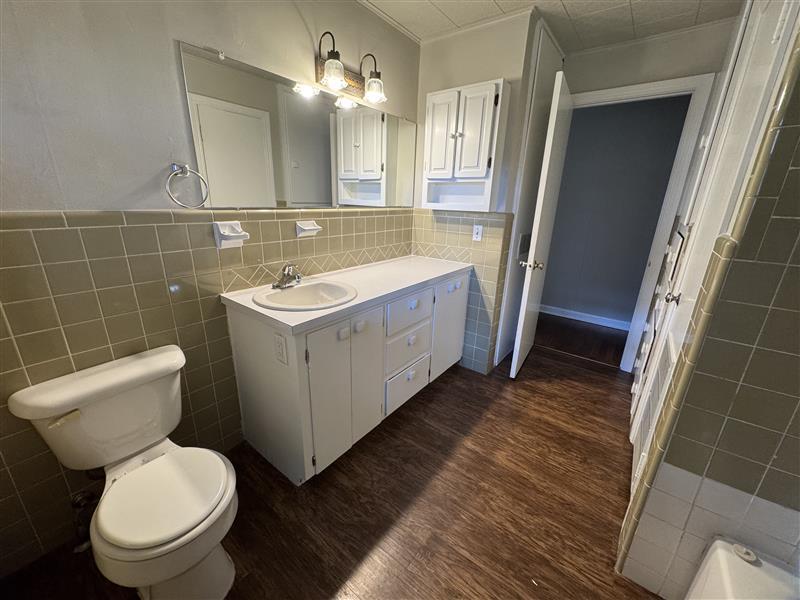 Building Photo - 207 SW 7th St