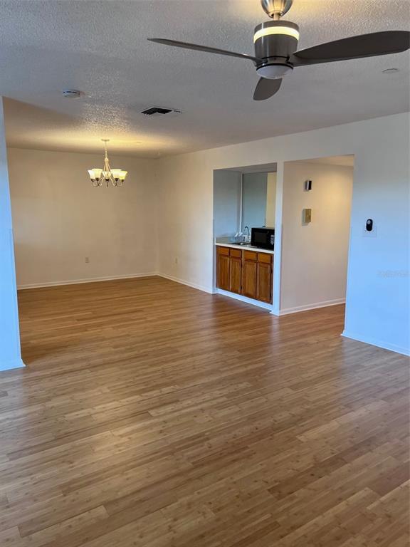 Building Photo - 2780 N Riverside Dr