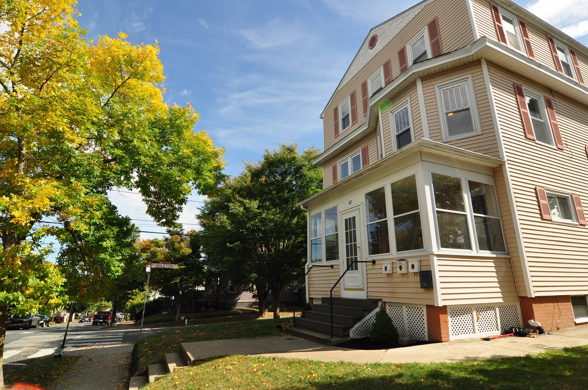 tree-lined neighborhood - 82 Roanoke St