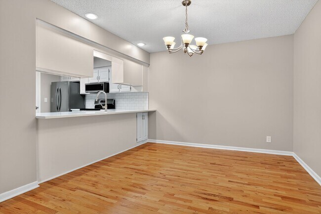 Building Photo - Your Beautifully Remodeled 3BR/2.5BA Townh...