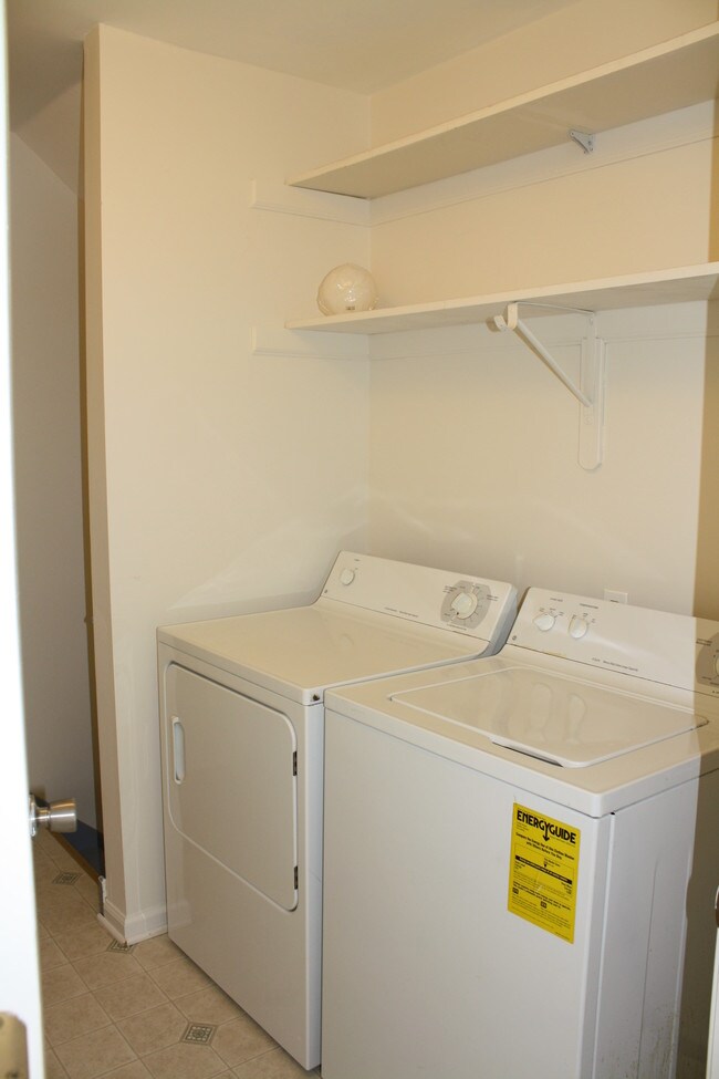 Building Photo - 7923 Ridge Ave