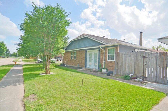 Building Photo - 11731 Bowie Dr