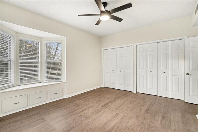 Building Photo - 106 Ivy Green Ln SE