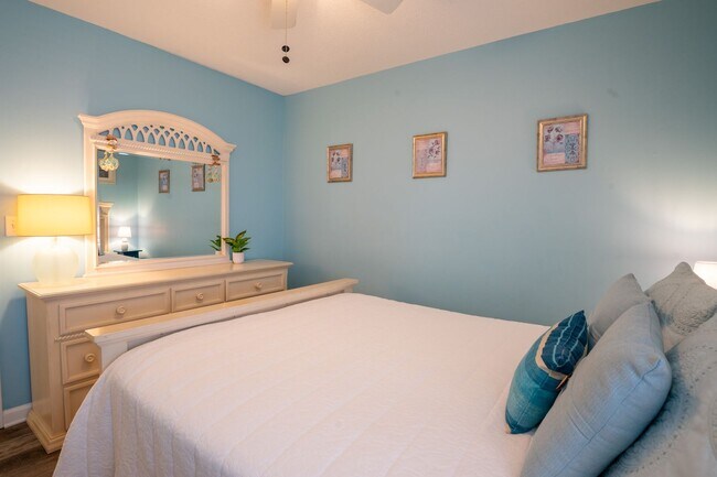 Building Photo - OFF-SEASON MONTHLY RENTAL - ESCAPE THE WINTER MONTHS!!!