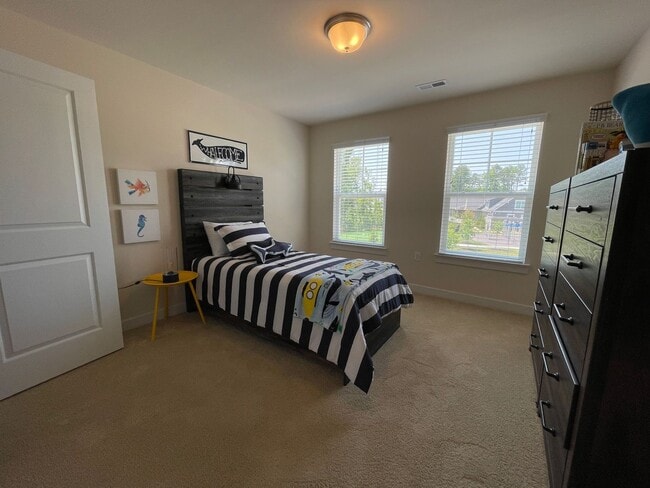 Building Photo - Heron | 3 Bed 2.5 Bath | Garage | 1800 sf | $2726-$2999 | 8, 9, 10, 12, 14, and 15 month lease terms