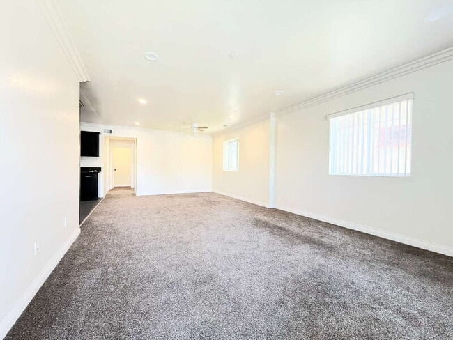 Building Photo - 114 W 50th St