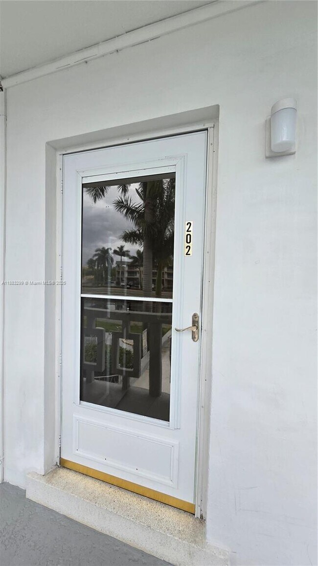 Building Photo - 467 Golden Isles Dr