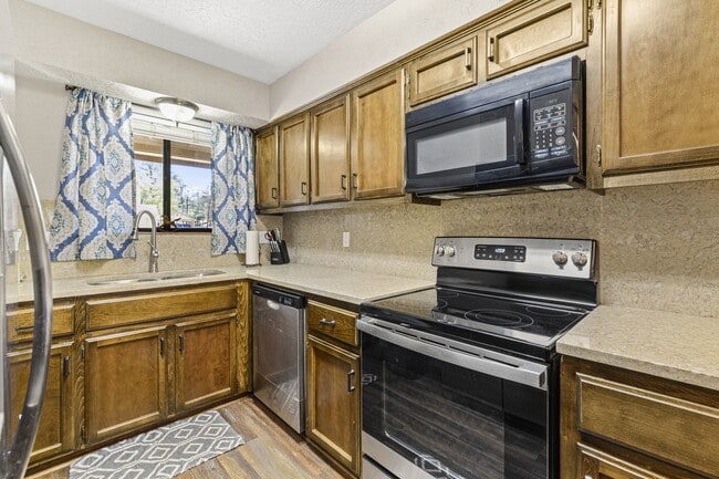 Building Photo - 214 Metz Dr