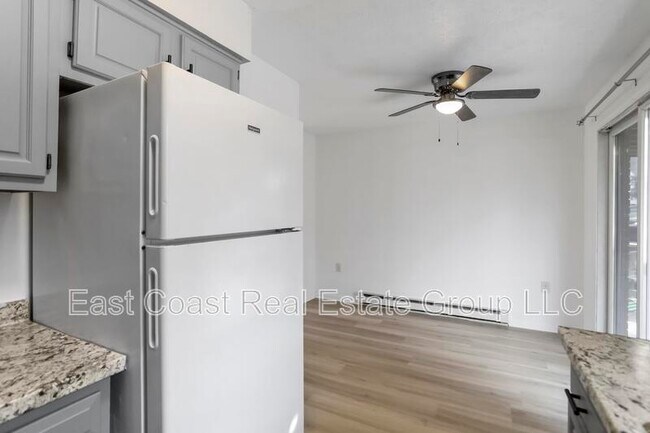 Building Photo - 131 Biser St