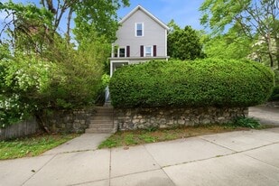Building Photo - 722 Highland Ave