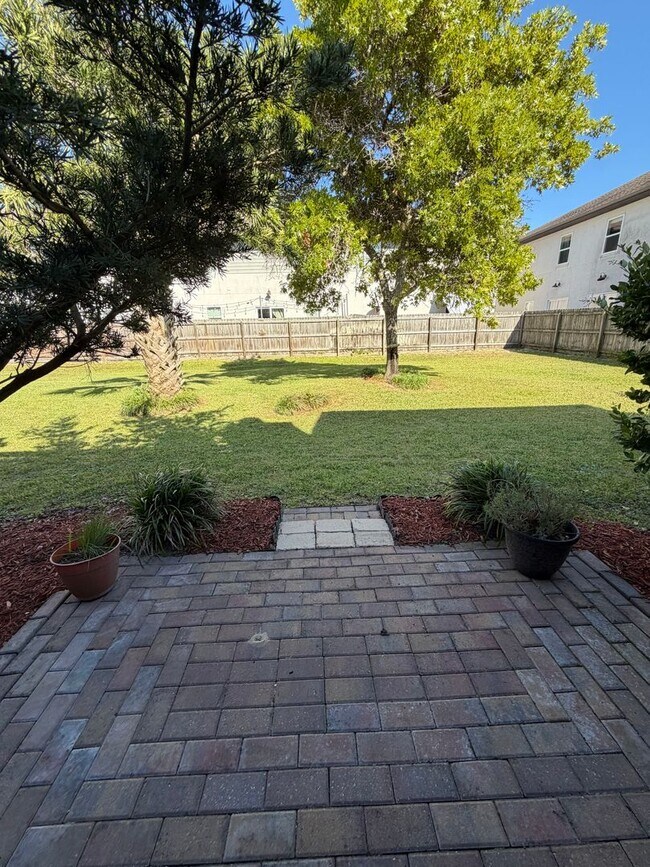 Building Photo - Coastal Living in the Heart of Destin
