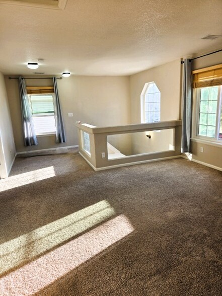 Building Photo - 5263 Bahama St