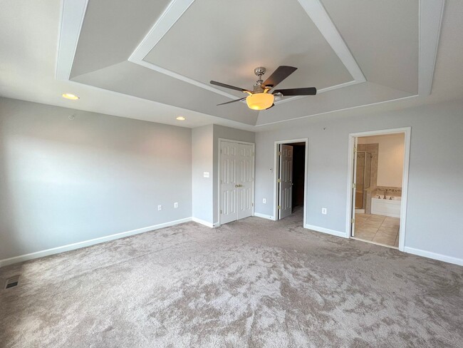 Building Photo - Lavish 3 Bed 2.5 Bath Brick Townhome In Ce...