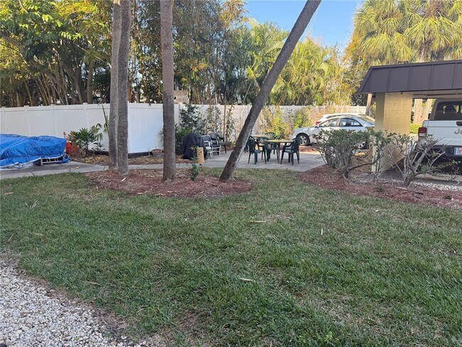 Building Photo - 4700 Cove Cir