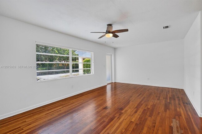 Building Photo - 6629 SW 65th St