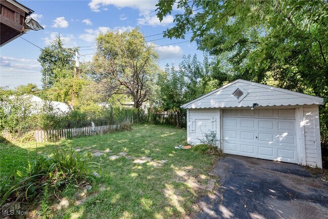 Building Photo - 20891 Priday Ave