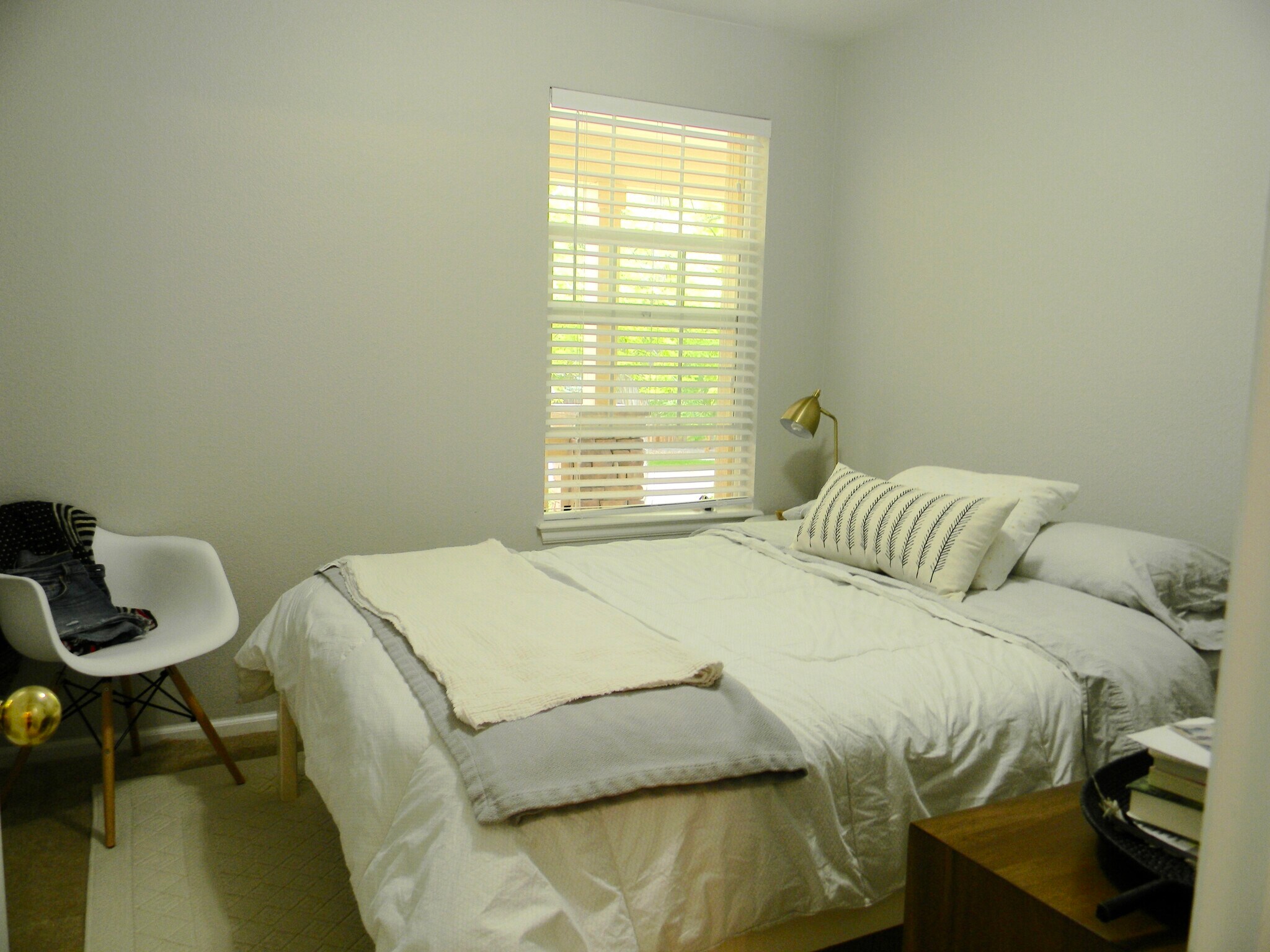 2nd bedroom - 5835 S Harlan St