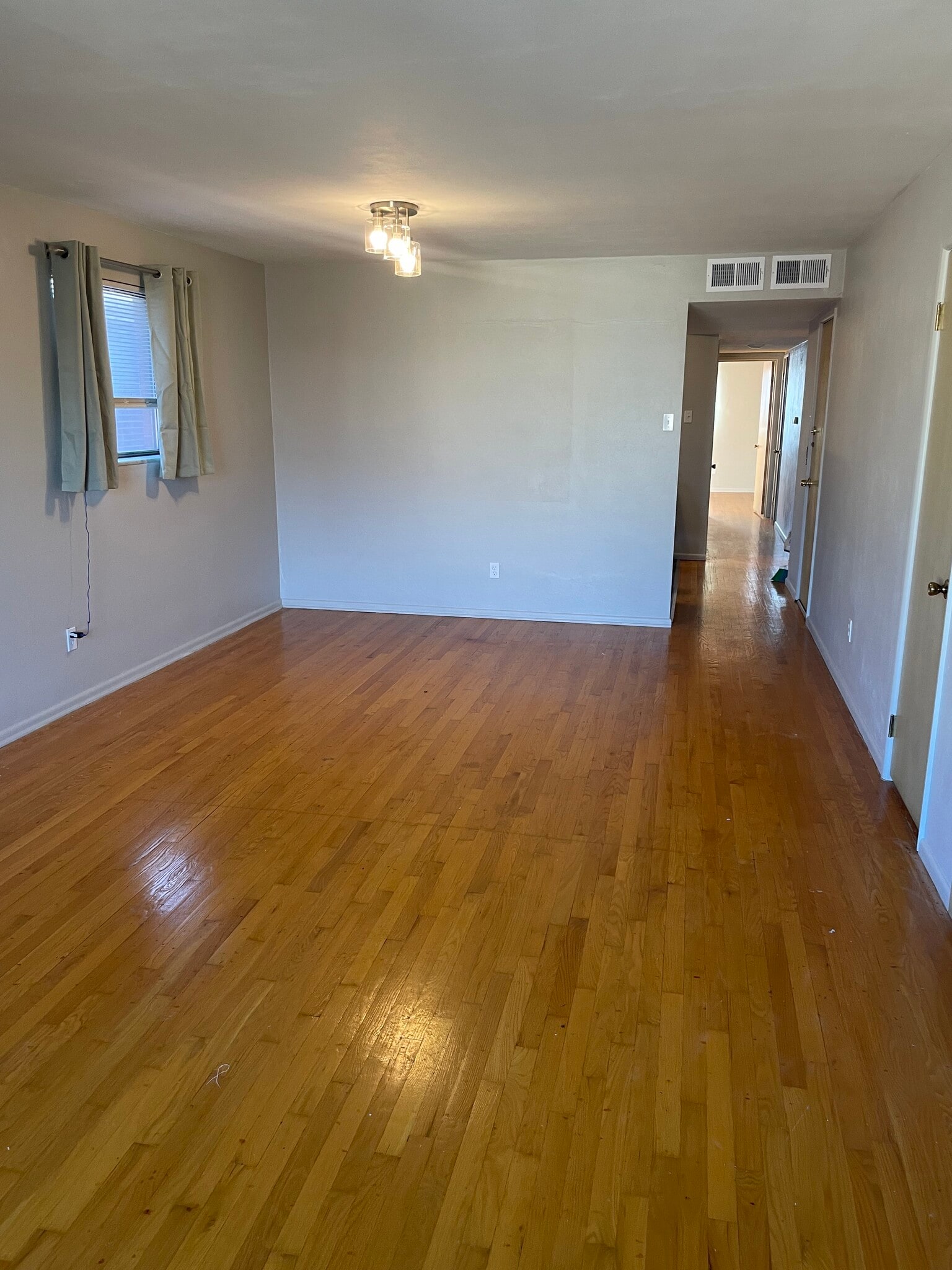 Building Photo - 7332 Hampshire Dr