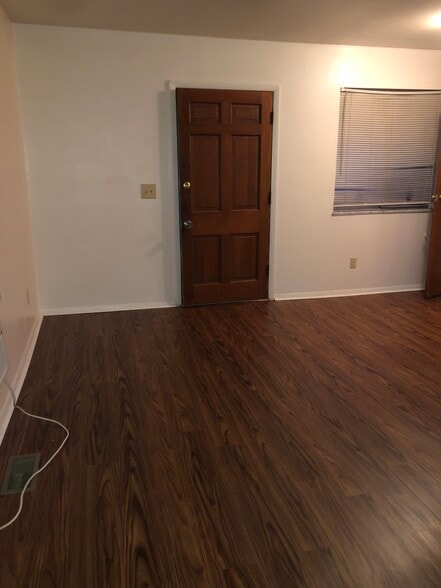 Family Room - 4336 Fair Oaks Rd