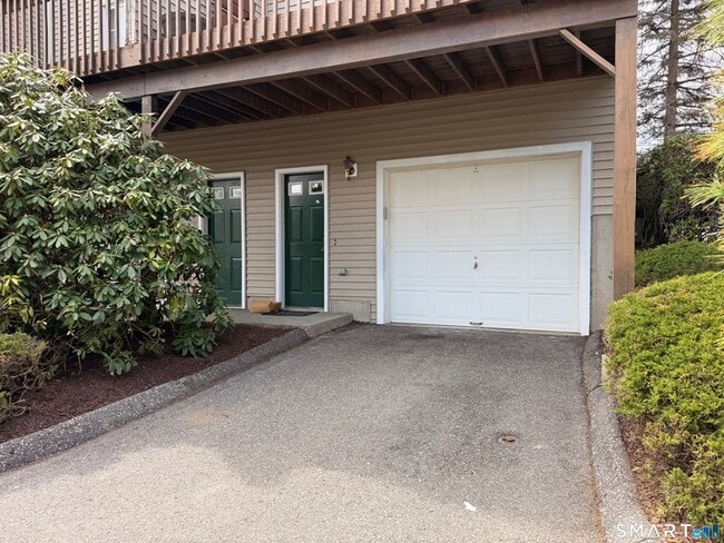 Building Photo - 39 Coram Rd