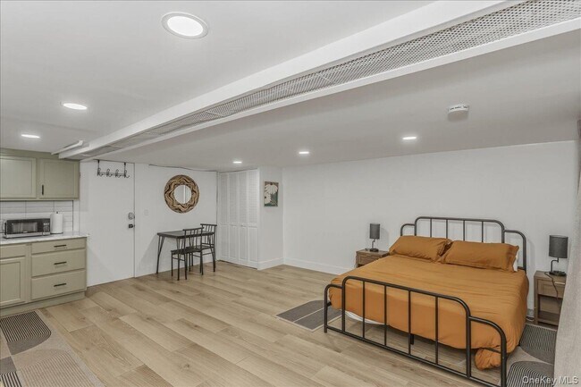 Building Photo - 8904 Avenue J