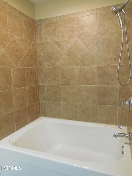Building Photo - 341 Coldwater Dr