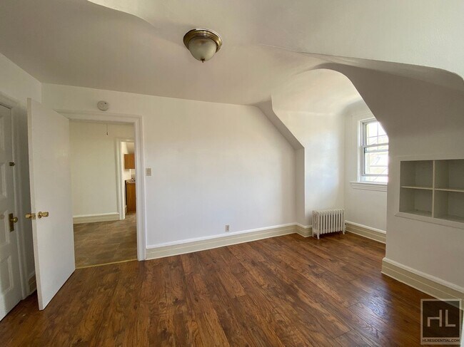 Building Photo - CYPRESS AVENUE