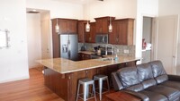 Building Photo - Furnished 2 bed / 1 bath Condo - Luxury Li...