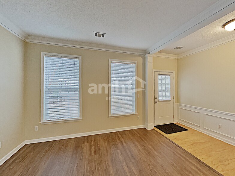 Building Photo - 2208 Sprucewood Dr NW