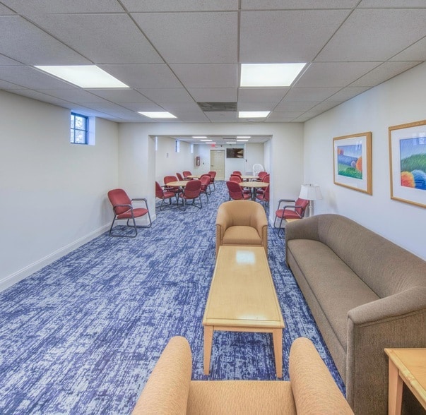 Building Photo - 511 Lucerne Ave