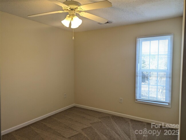 Building Photo - 113 Steam Engine Dr