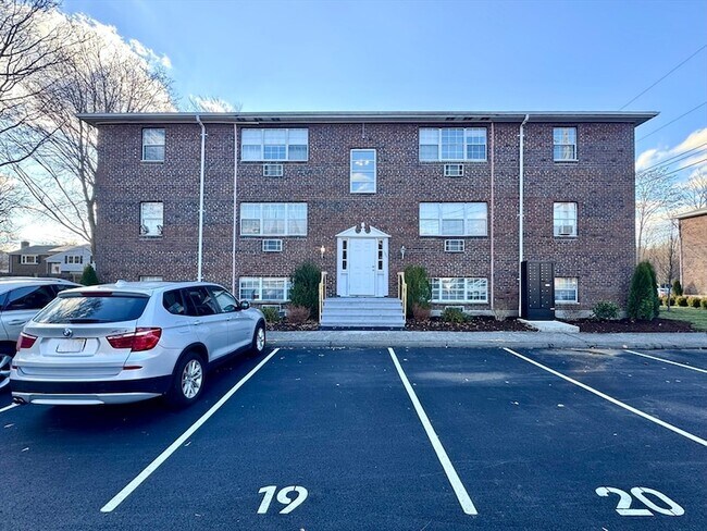Building Photo - 130 North St