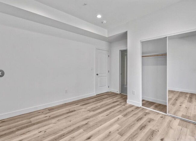 Building Photo - 4643 1/2 W. 18th